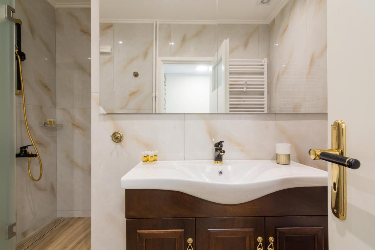 Minimal 2 Bedroom Apt Near The Athens Concert Hall Buitenkant foto